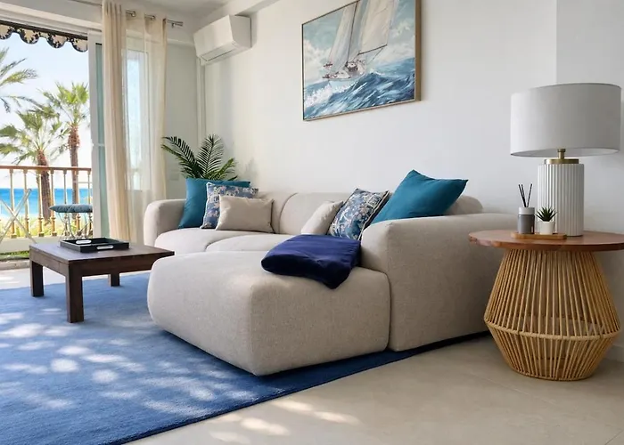 Luxury Beachfront 2br Promenade Des Ницца
